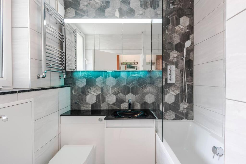 The Clarence, Central London Apartment W/ Wifi Luaran gambar
