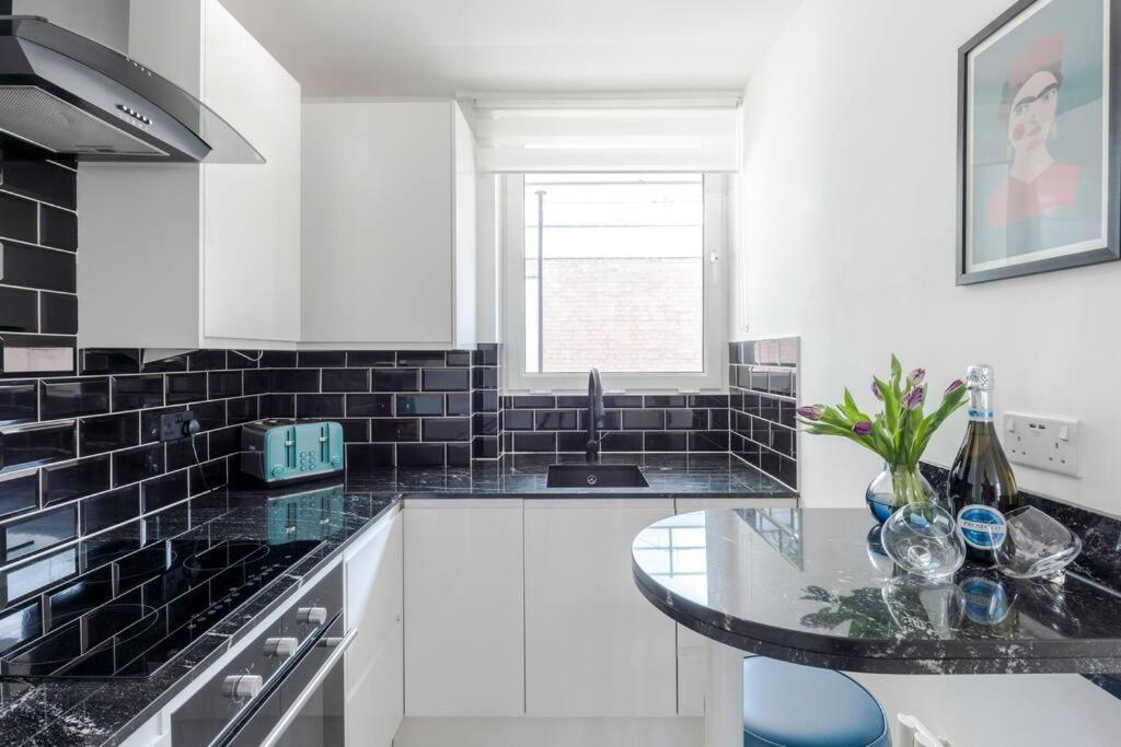 The Clarence, Central London Apartment W/ Wifi Luaran gambar