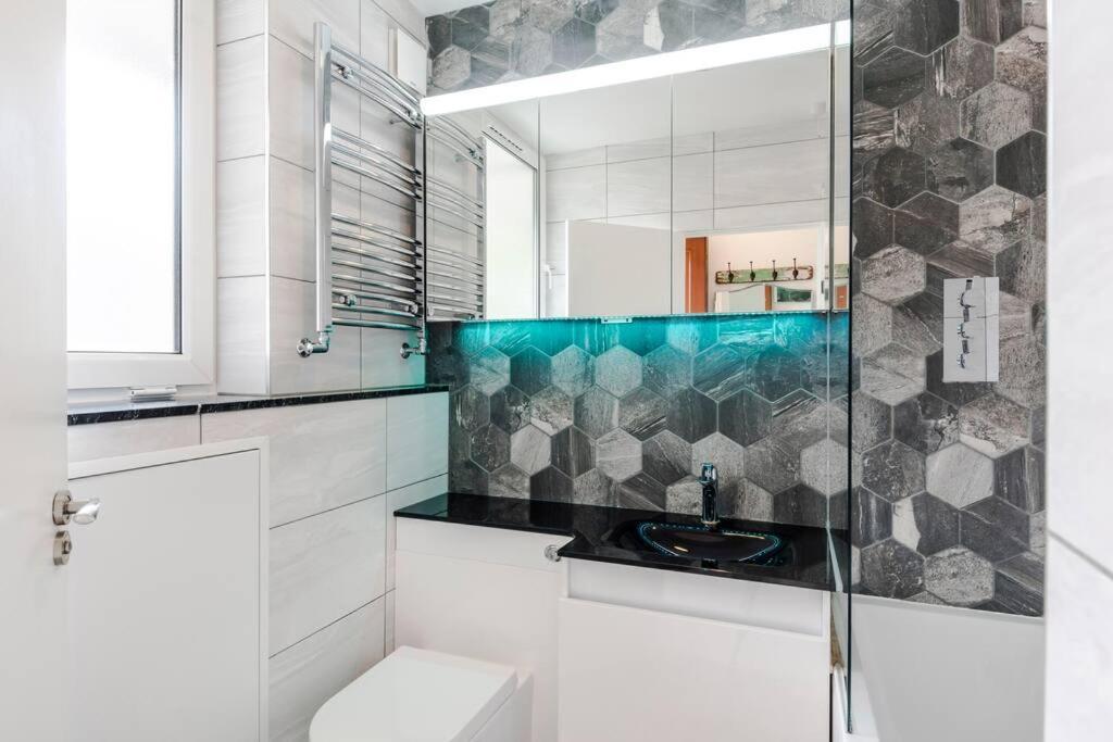 The Clarence, Central London Apartment W/ Wifi Luaran gambar